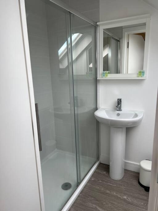 6 Studio Flat, 50M To Airbus بريستول المظهر الخارجي الصورة